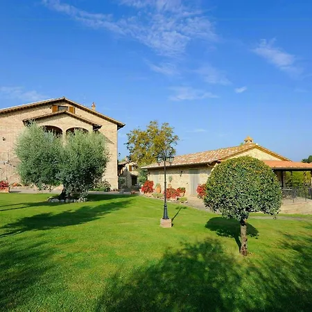 With Views Of Trasimeno Gioiella